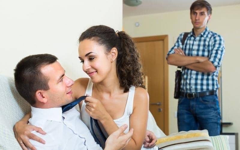 Mơ Thấy Vợ Ngoại Tình Nhưng Không Cảm Thấy Tức Giận